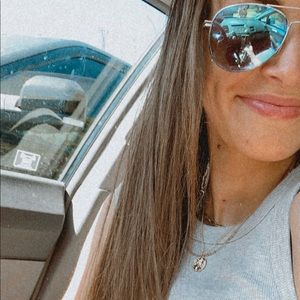 Meet your Posher, Claire